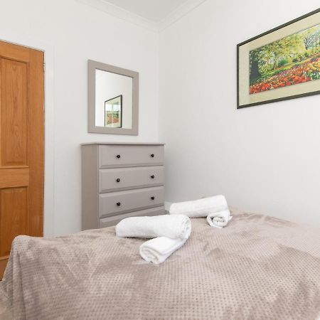 Pass The Keys Stylish 2 Bed Central Bath Apartment With Parking Exterior foto