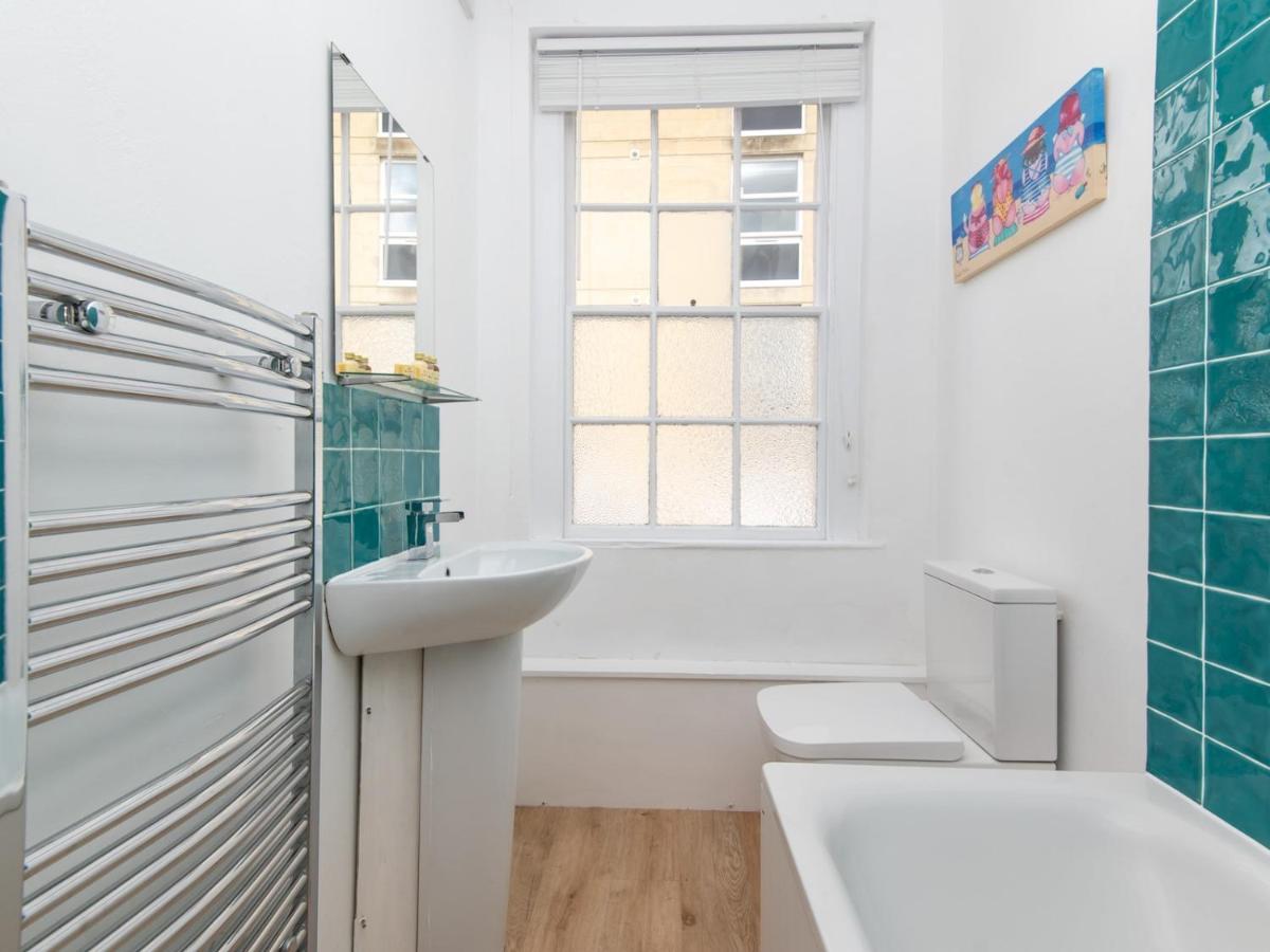 Pass The Keys Stylish 2 Bed Central Bath Apartment With Parking Exterior foto