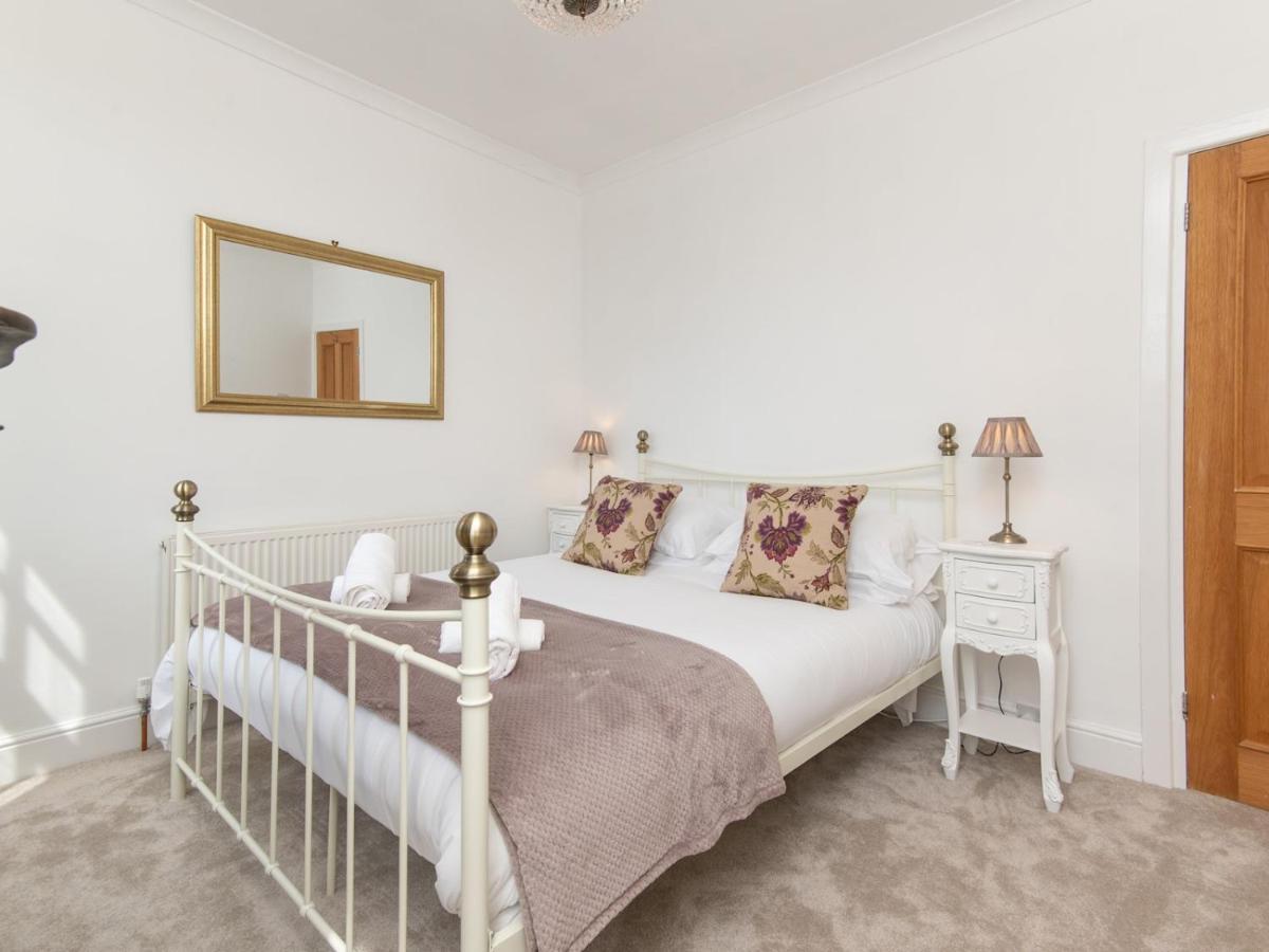 Pass The Keys Stylish 2 Bed Central Bath Apartment With Parking Exterior foto